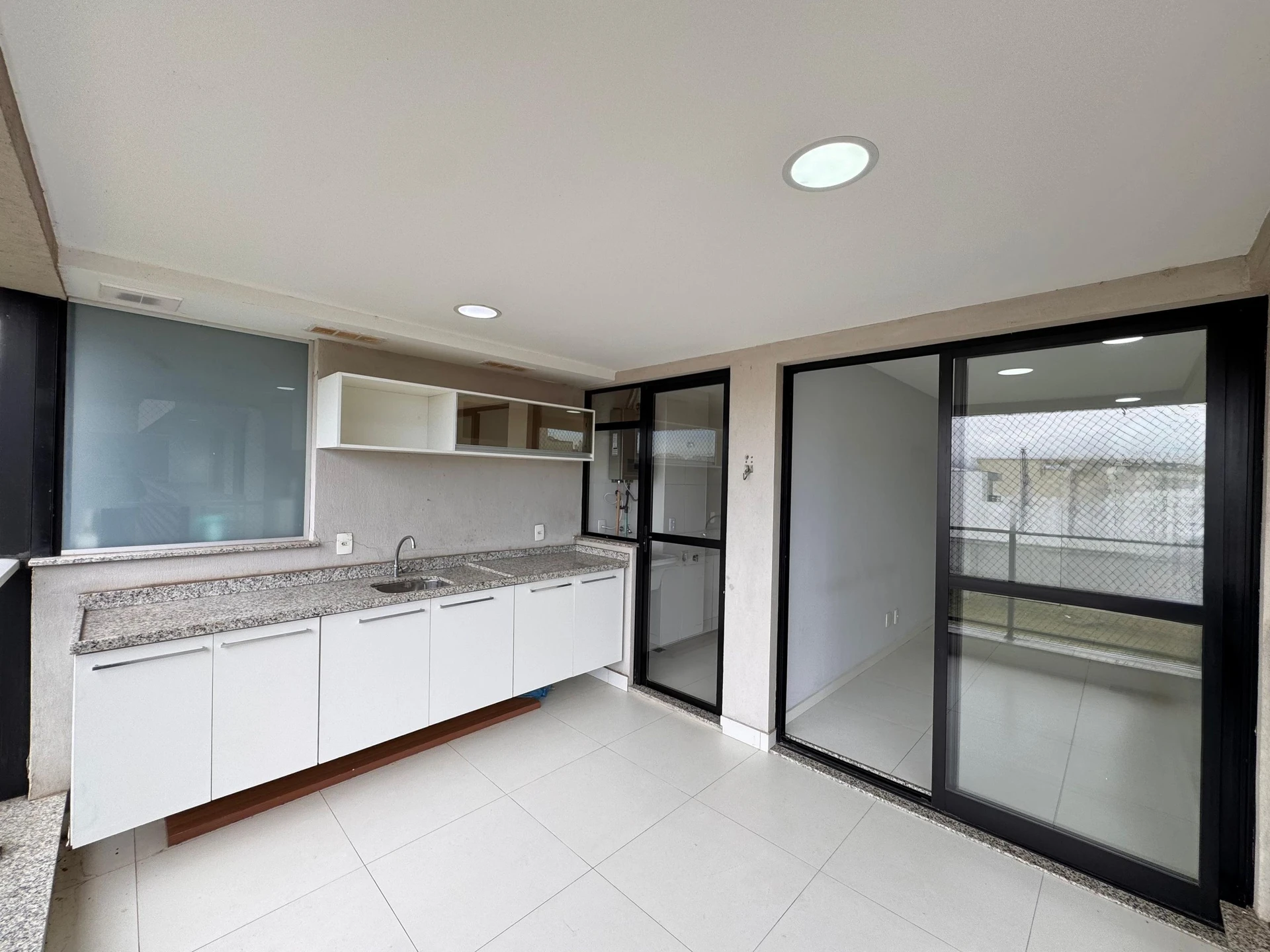 Rental apartment with 2 bedrooms, 1 en-suite bath — photo 10