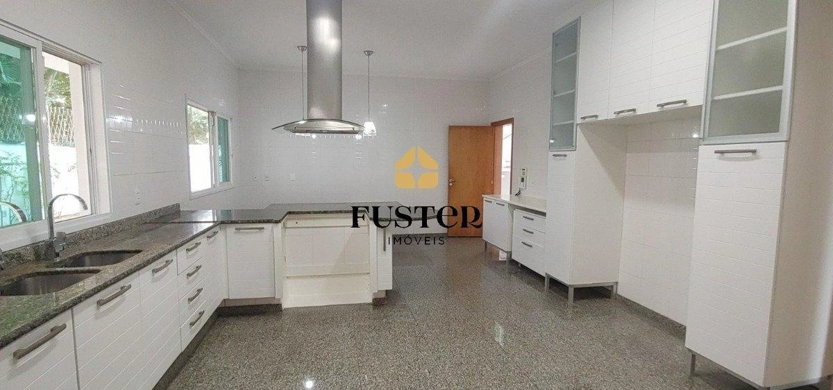 1500 m² house with 5 en-suite bedrooms and 7 baths — photo 2