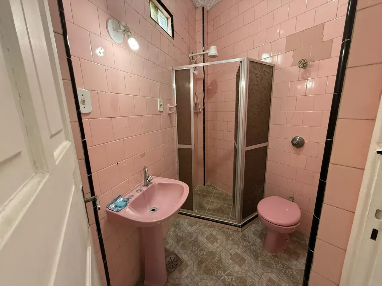 Apartamento de 2 quartos com piso de madeira ou laminado — photo 5