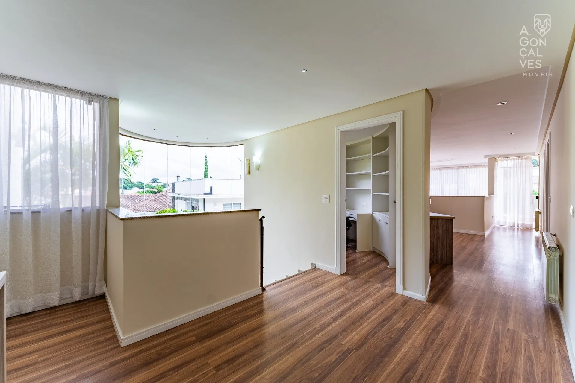 Unfurnished house with 4 bedrooms and 5 bathrooms — photo 7