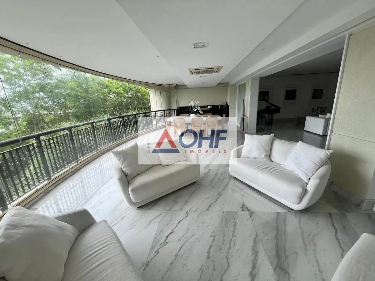 Bathtub in a 5-bedroom apartment, 555 m² — photo 17