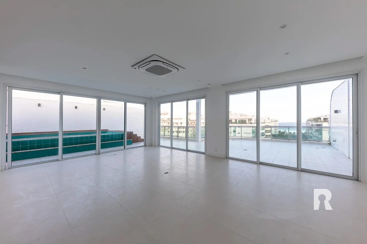 4-bedroom, 5-bath apartment with a balcony — photo 5