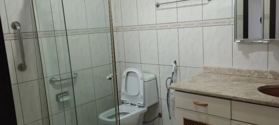 Furnished commercial house with 3 bedrooms and 3 bathrooms — photo 8
