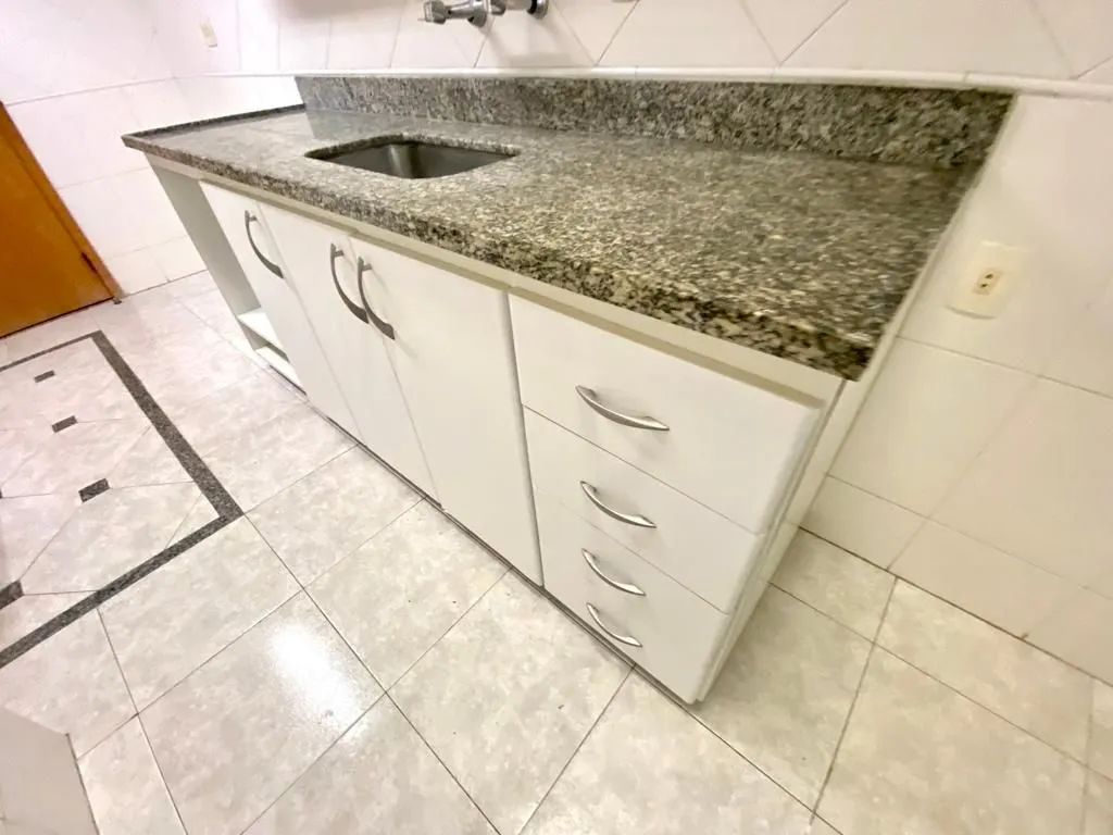 Apartment on the 13th floor with a bathtub — photo 22