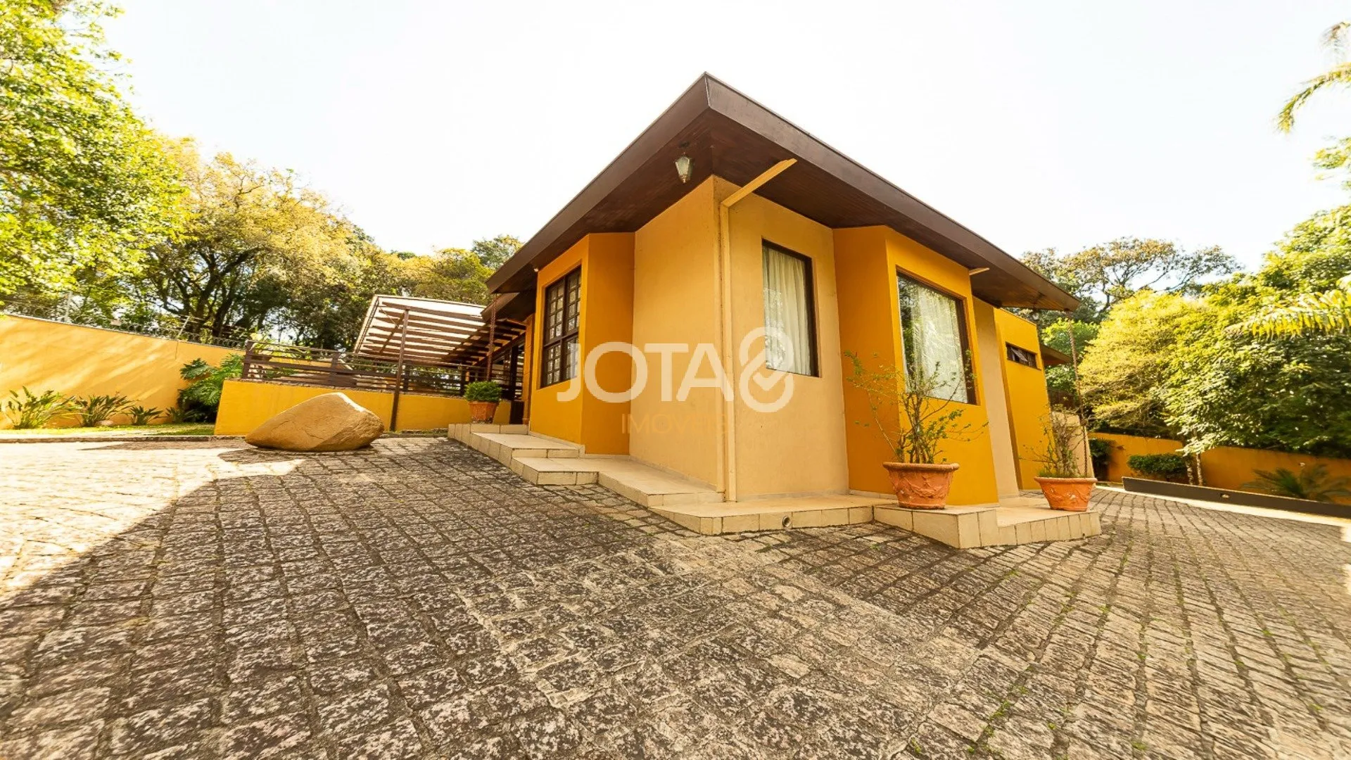 Casa com 4 suítes e cozinha com fogão a gás — photo 22