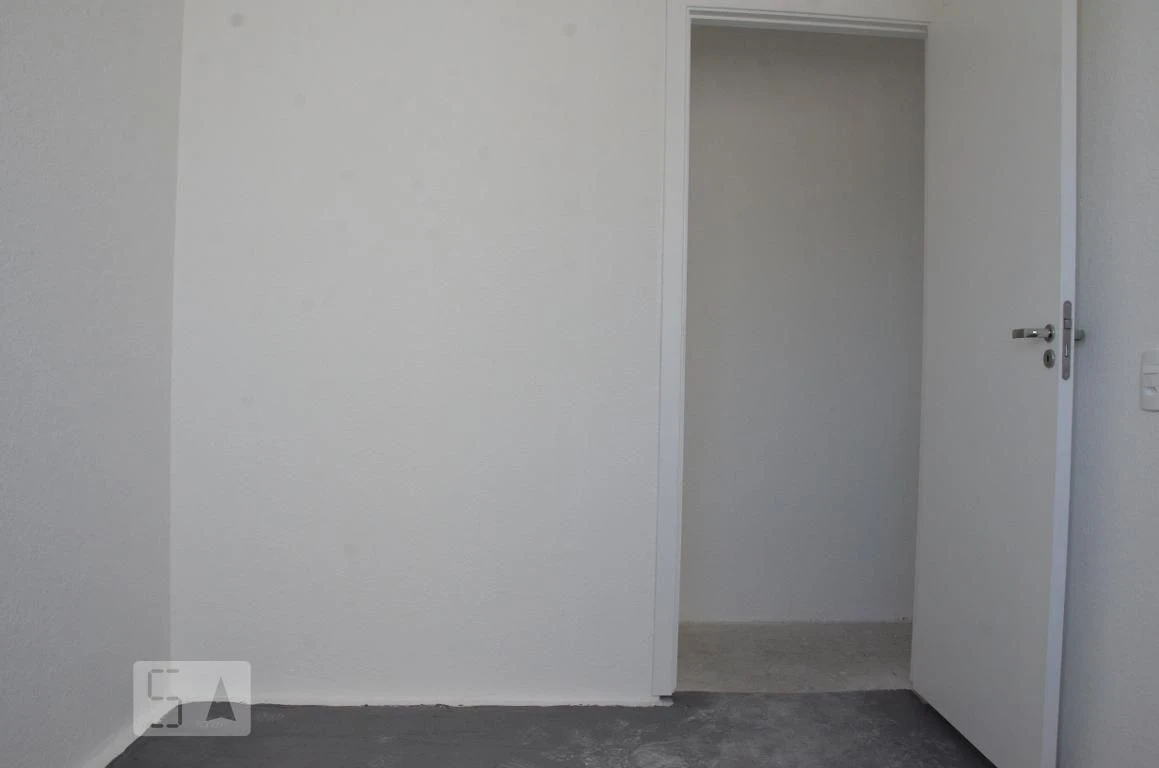 Balcony with a grill in a 2-bedroom apartment, 45 m² — photo 33