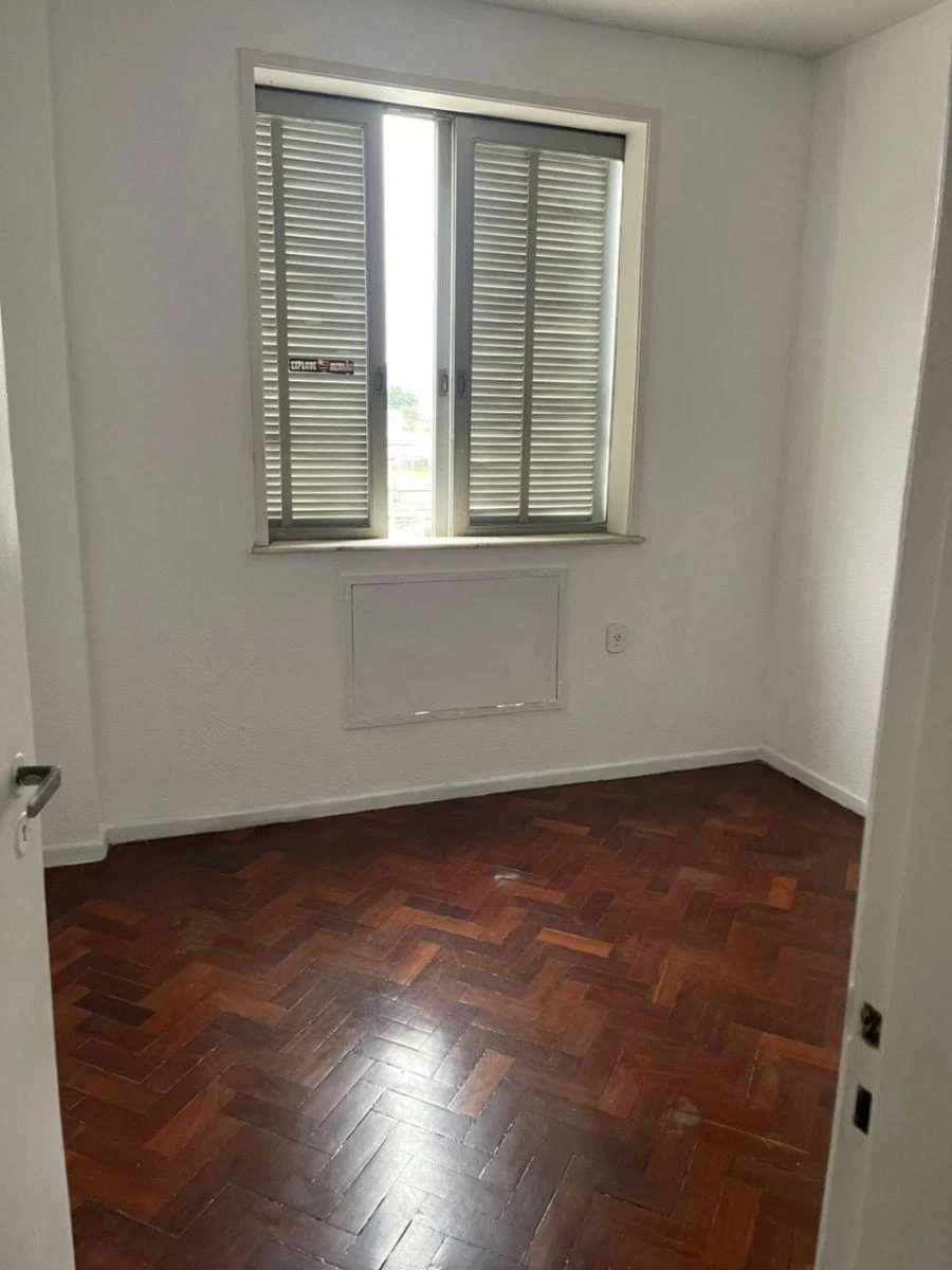 3-bedroom apartment with fitted kitchen cabinets — photo 10