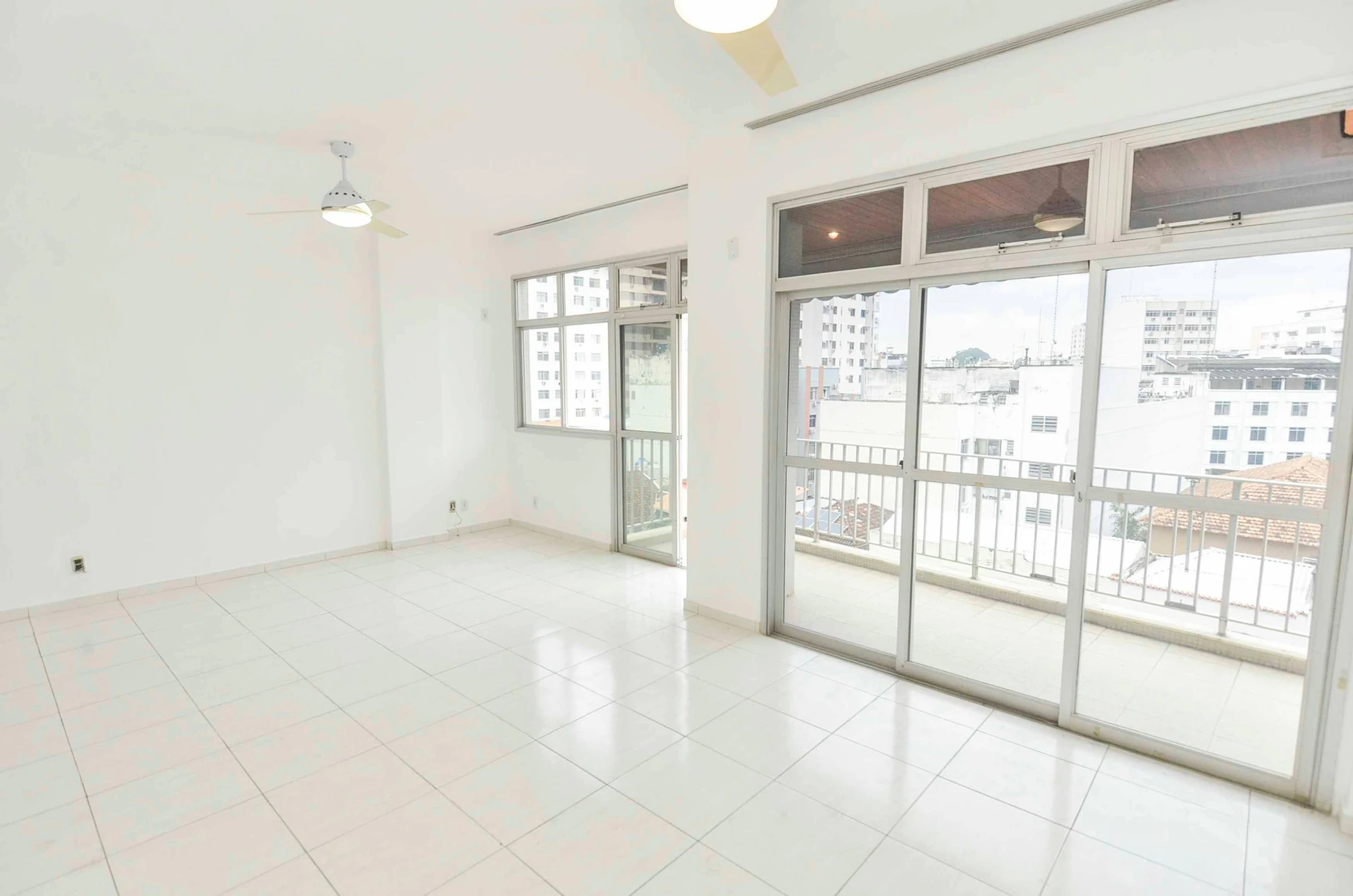 2-bedroom apartment with a home office in Rio de Janeiro — photo 12