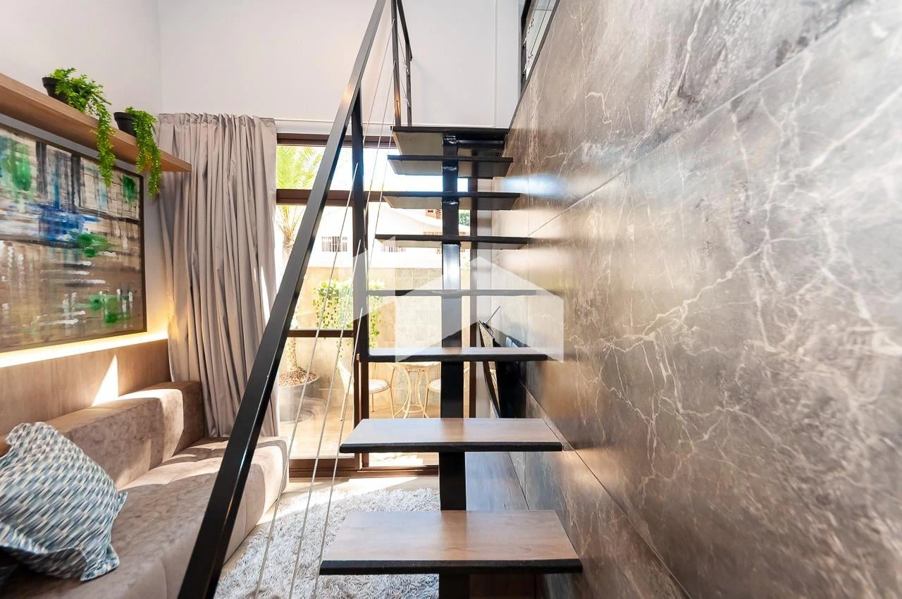 Furnished studio, 21 m², with wood or laminate floors — photo 16