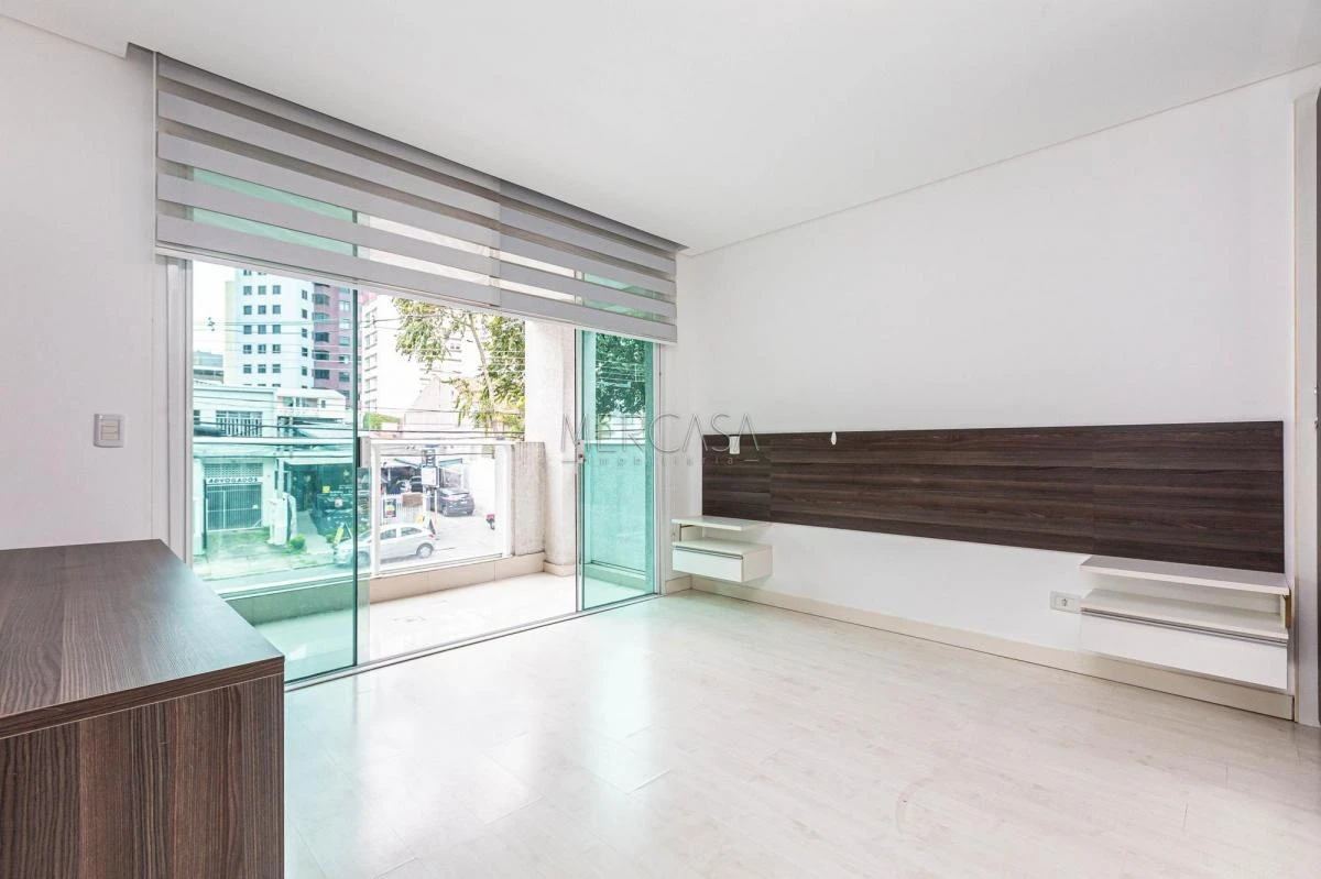 One-bedroom apartment in a building with a pool — photo 4