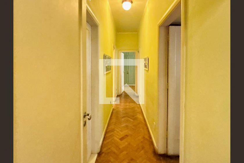 Furnished apartment with 3 bedrooms and 200 m² — photo 35