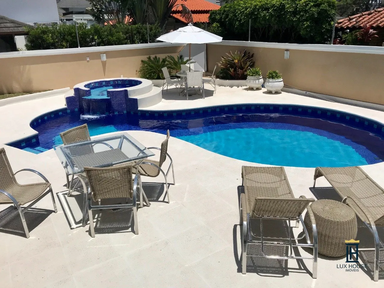 Casa com 6 dormitórios e 5 suítes com fogão a gás — photo 32