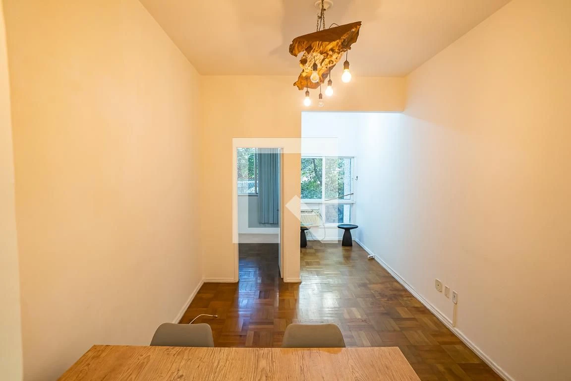 One-bedroom apartment with wood or laminate floors — photo 11