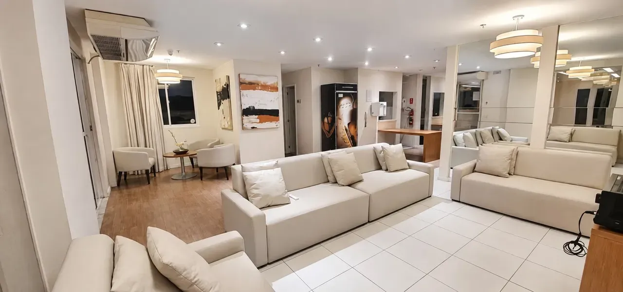 Glass-enclosed balcony in a 2-bedroom apartment, 62 m² — photo 20