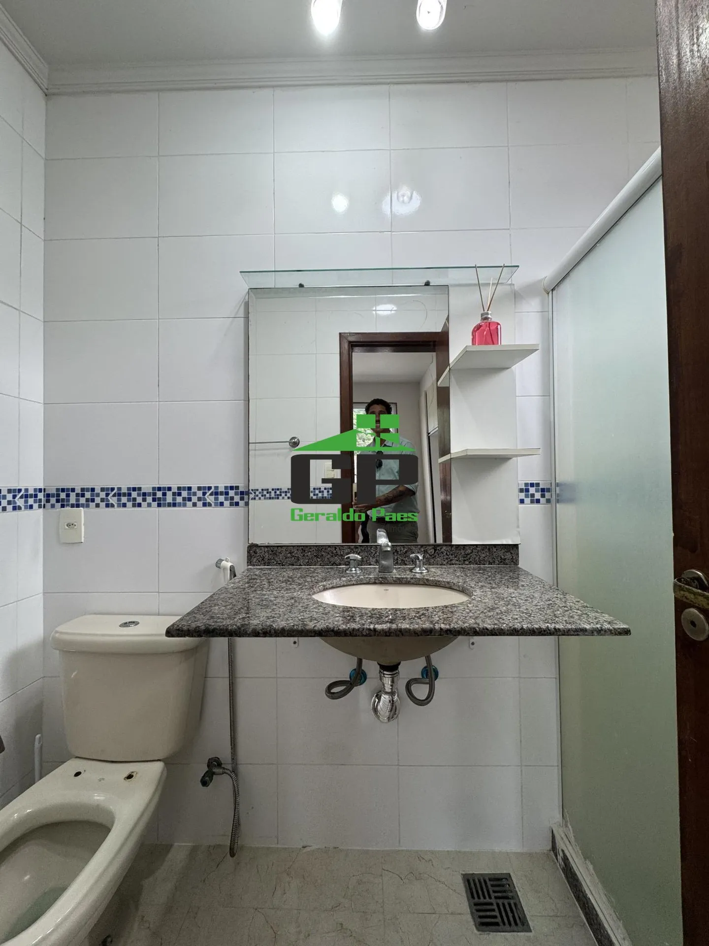 Casa com 5 quartos e 5 banheiros, cozinha fechada — photo 17
