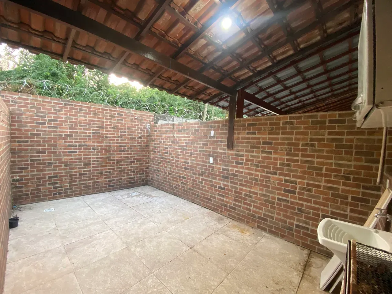 Unfurnished duplex house with 2 bedrooms and 2 bathrooms — photo 9