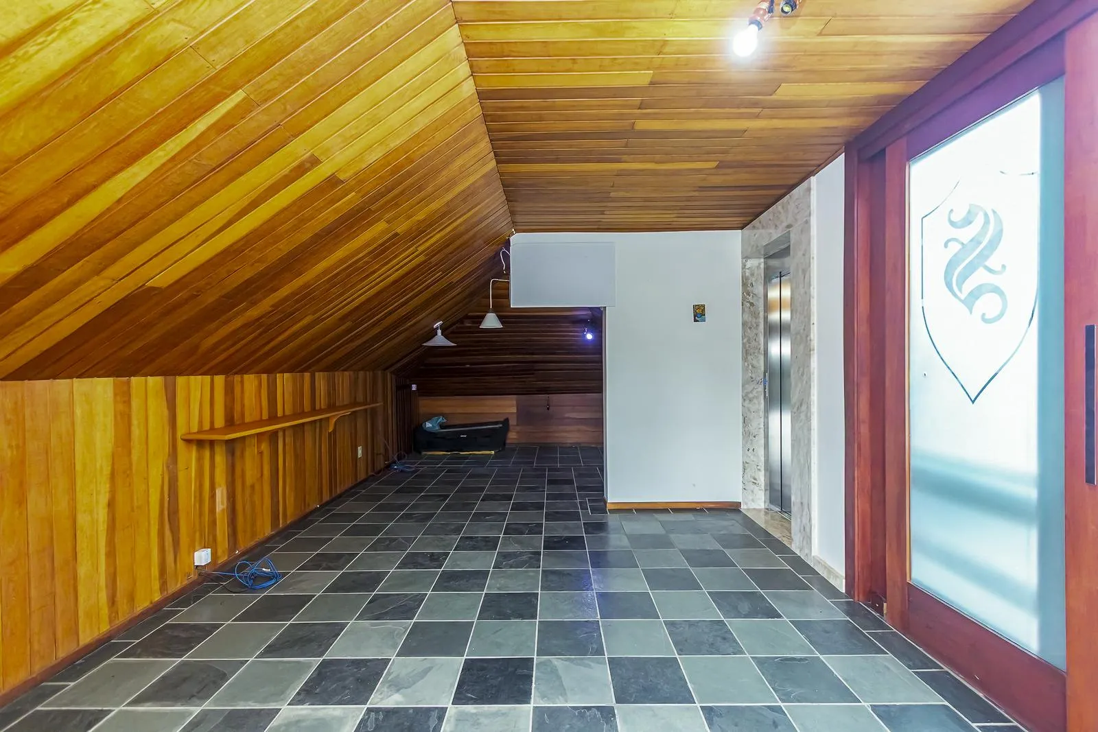 3-bedroom house with a separate kitchen and gas stove — photo 30