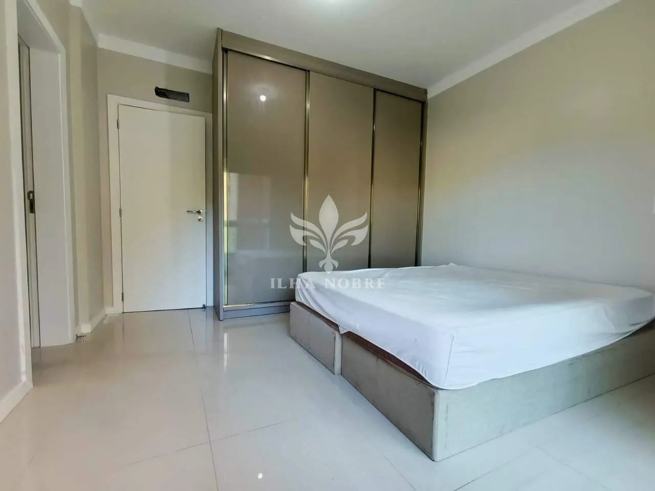 Furnished apartment, 128 m², with a grill on the balcony — photo 10