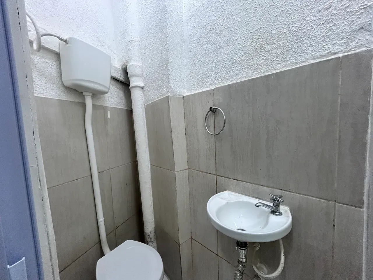 House with 1 bedroom and 1 bathroom plus laundry area — photo 7