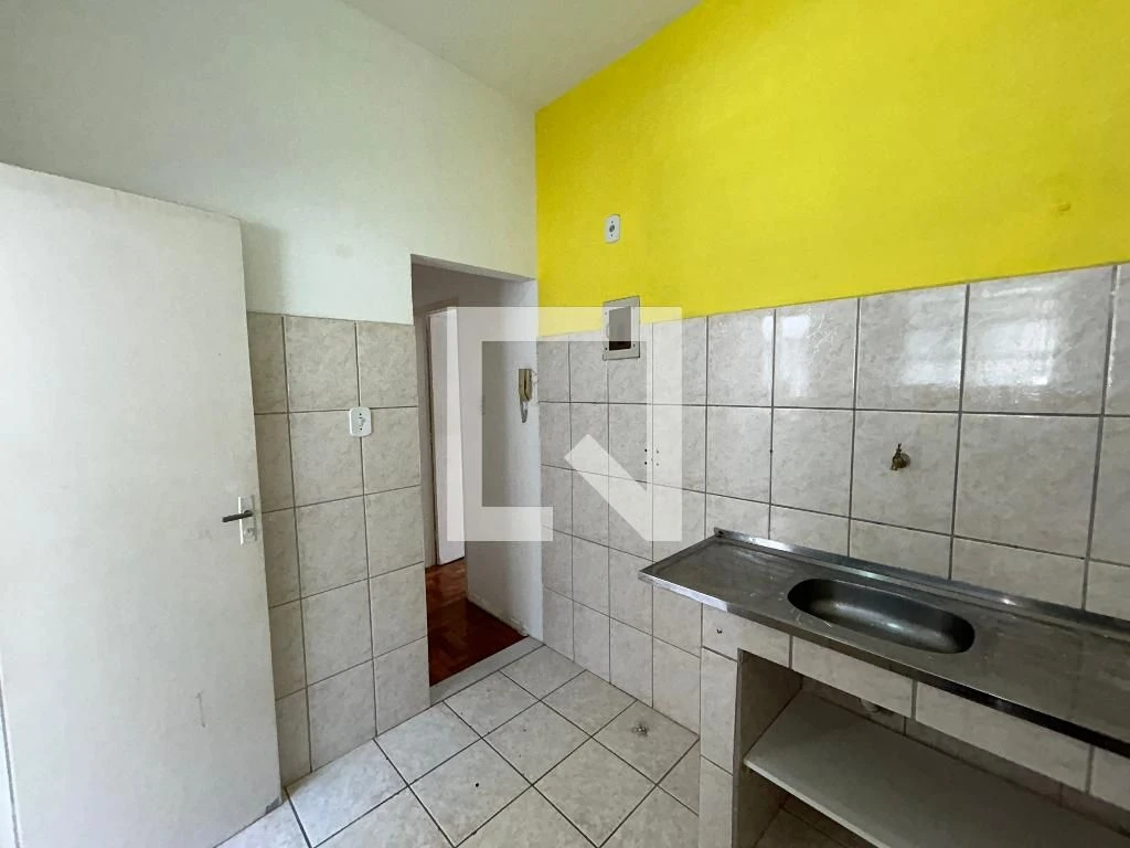 House with no parking, 2 bedrooms and 1 bathroom — photo 6
