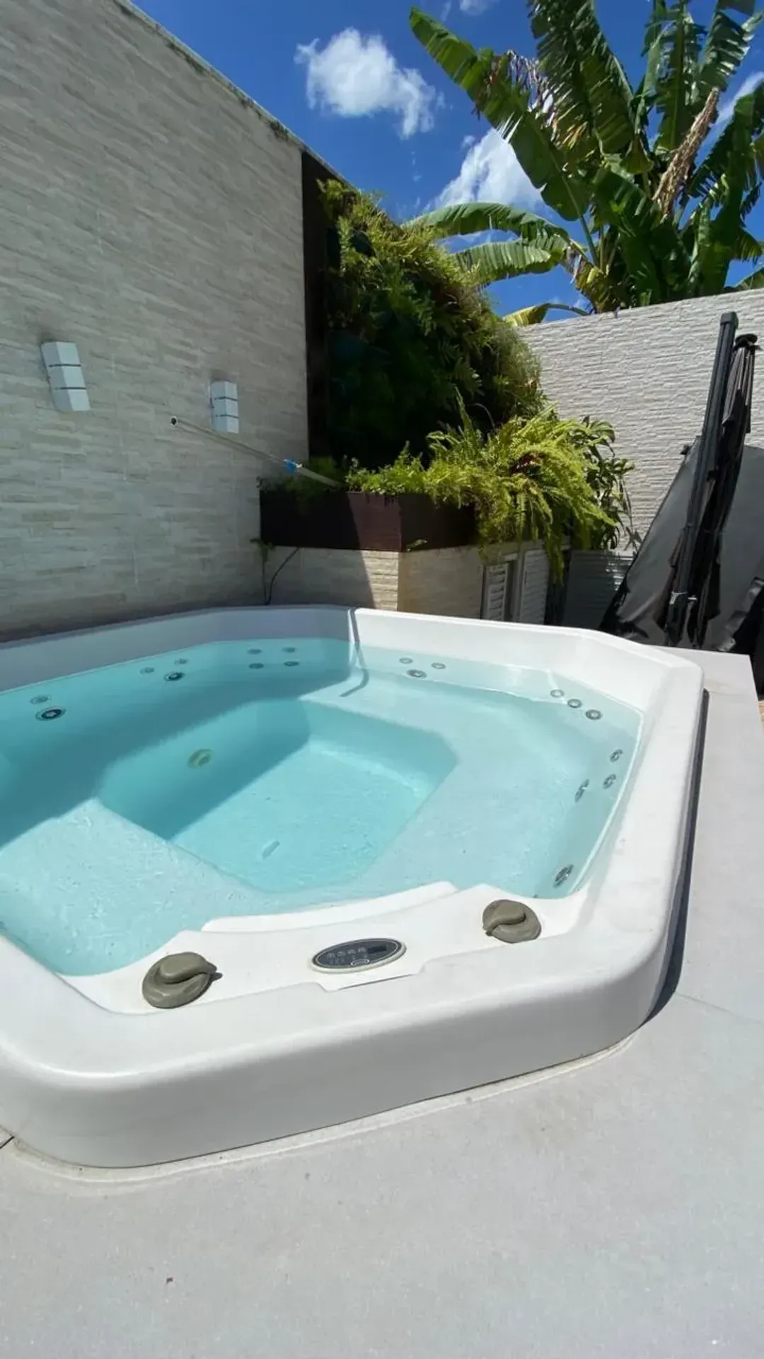Rental house with 4 bedrooms, 5 bathrooms and 380 m² — photo 6