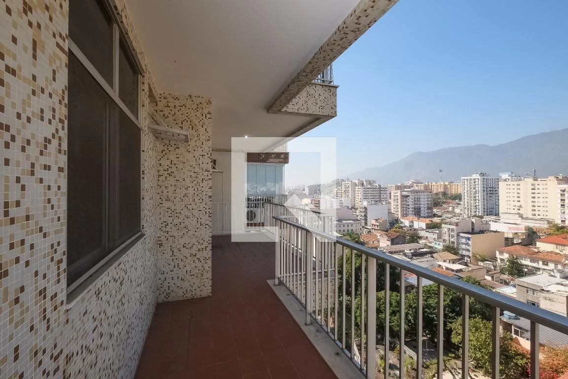 3-bedroom apartment with a mountain view in Rio de Janeiro — photo 50