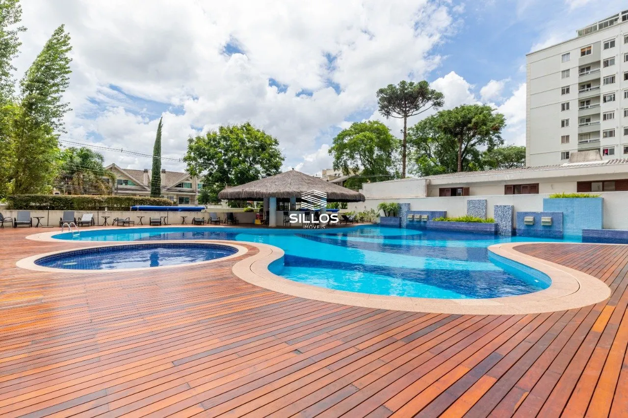 3-bedroom apartment with a bathtub in Curitiba — photo 26