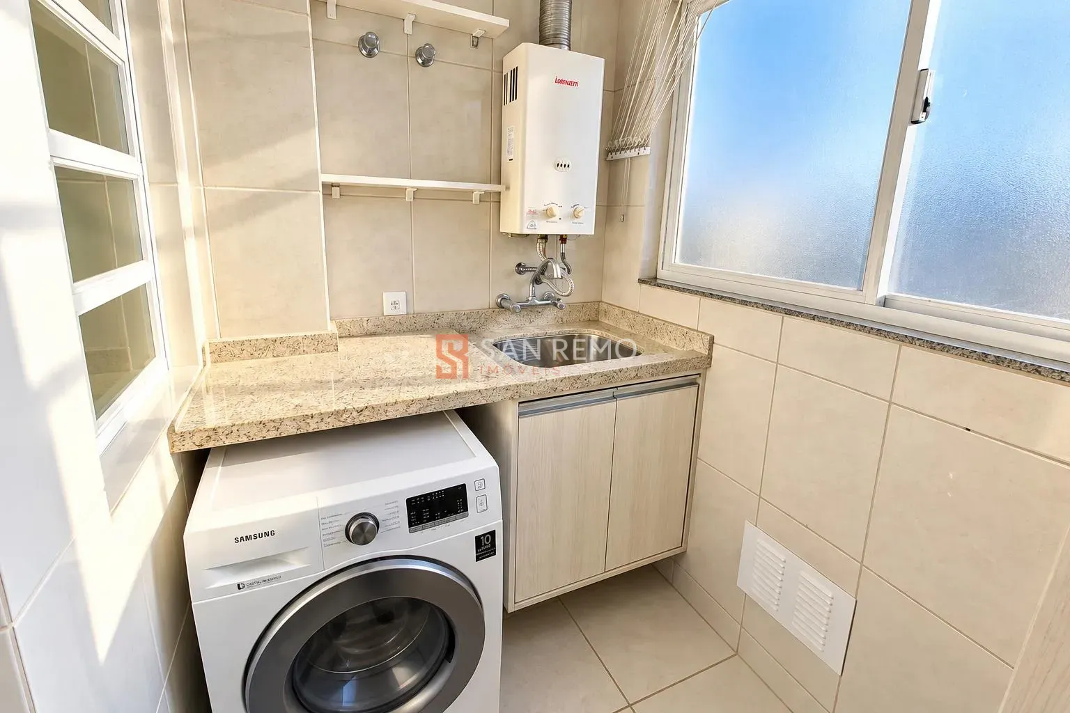 Mountain view in a 2-bedroom apartment, 65 m² — photo 20