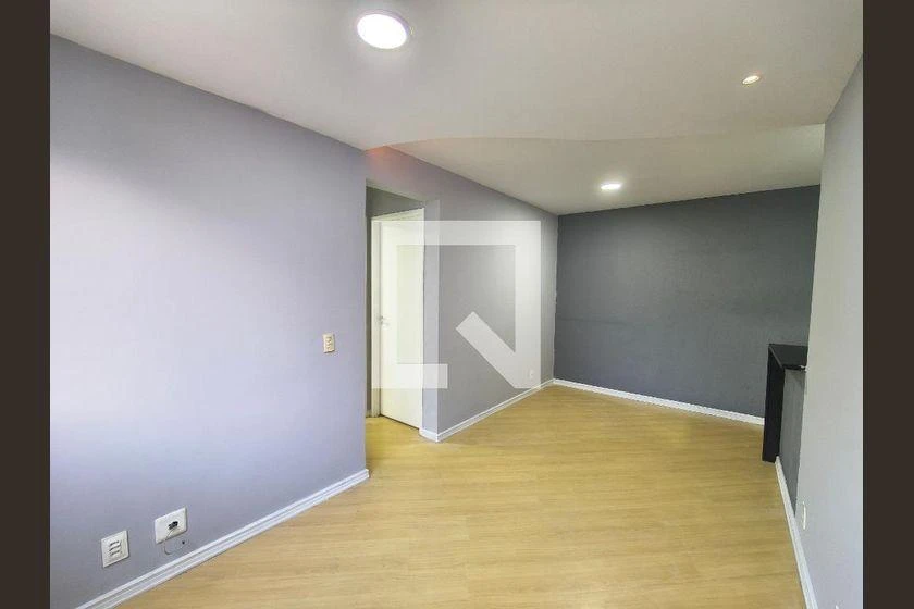 2-bedroom apartment with wood or laminate floors — photo 23
