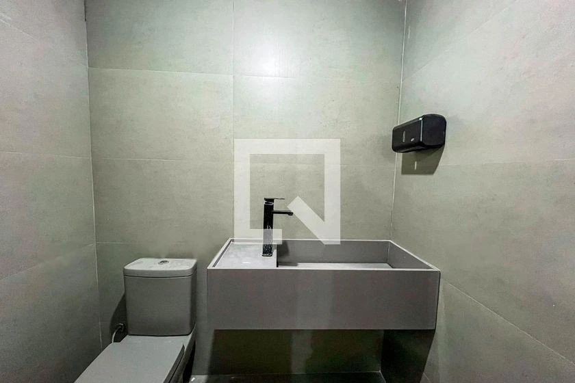 Apartment with 8 bedrooms, 3 bathrooms and 350 m² — photo 28