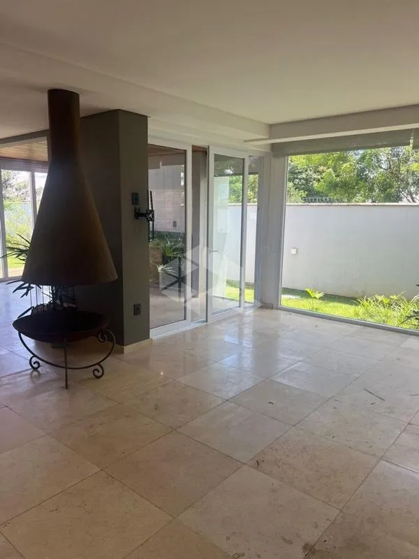 Condominium house with 4 en-suite bedrooms