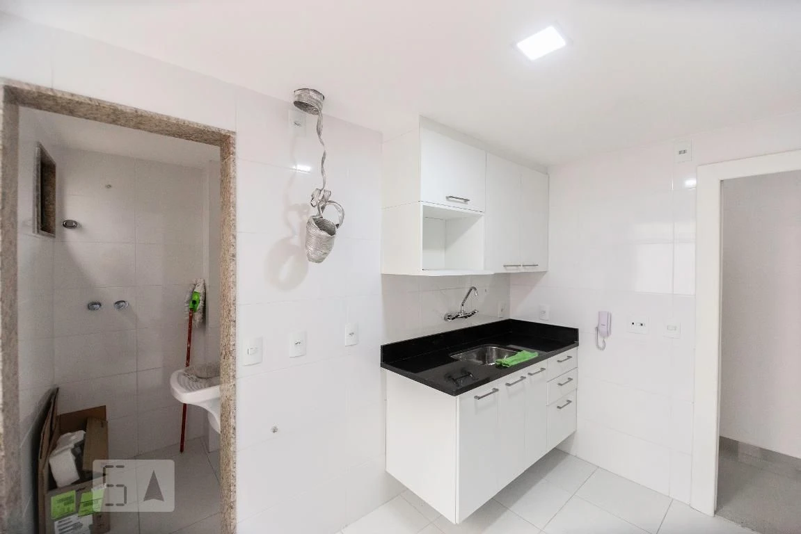Unfurnished 3-bedroom apartment with a private BBQ — photo 18