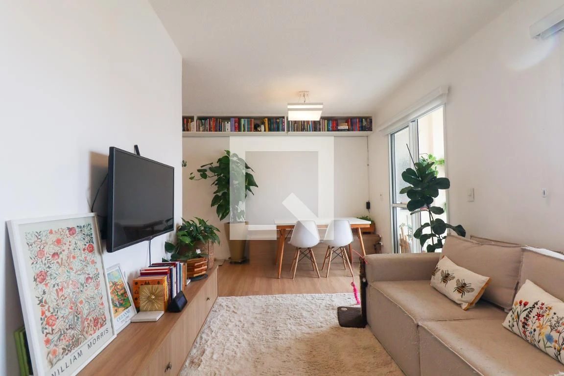 2-bedroom apartment with a glass-enclosed balcony — photo 31