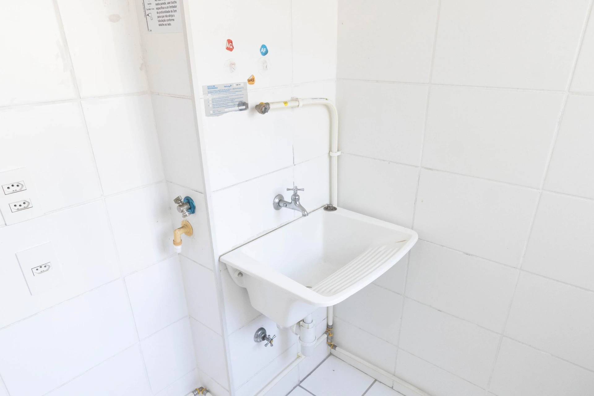 Квартира без парковки с 2 спальнями и ванной — photo 38
