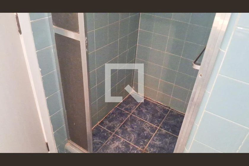 Wood or laminate floors in a 2-bedroom apartment, 75 m² — photo 4
