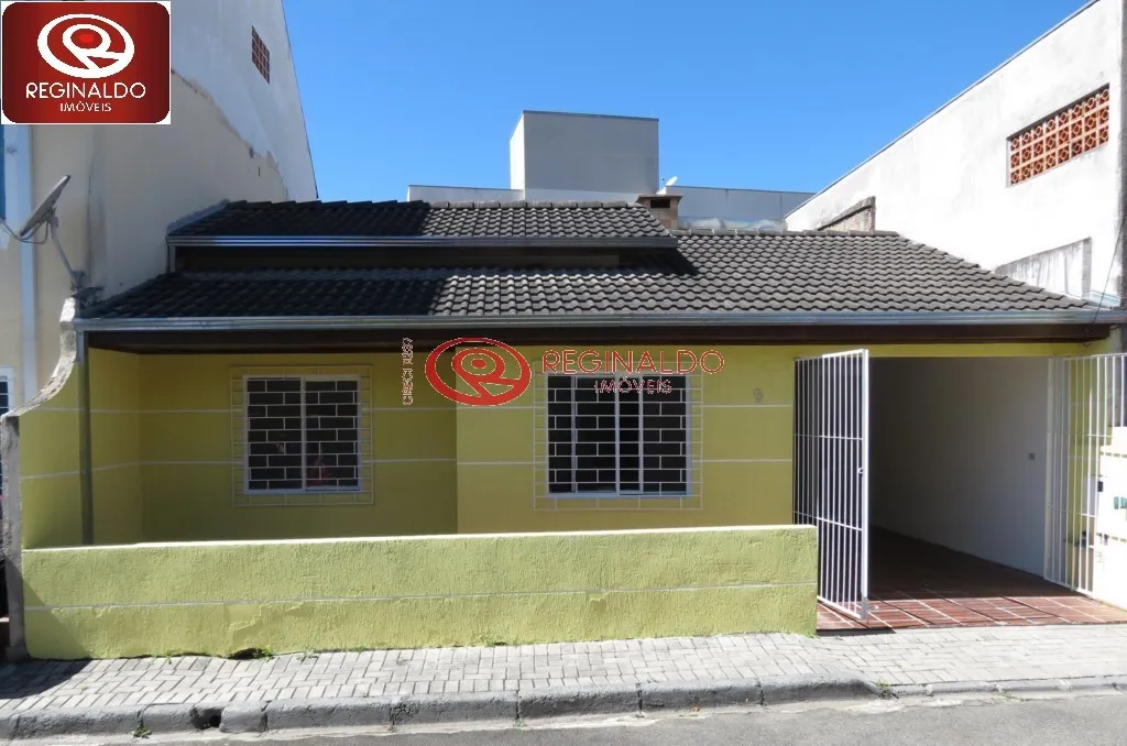 Casa com 2 quartos, 1 banheiro e 1 vaga