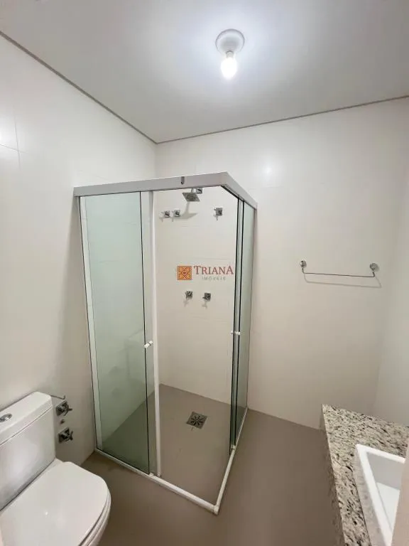 4-bedroom apartment with a water view in Florianópolis — photo 22