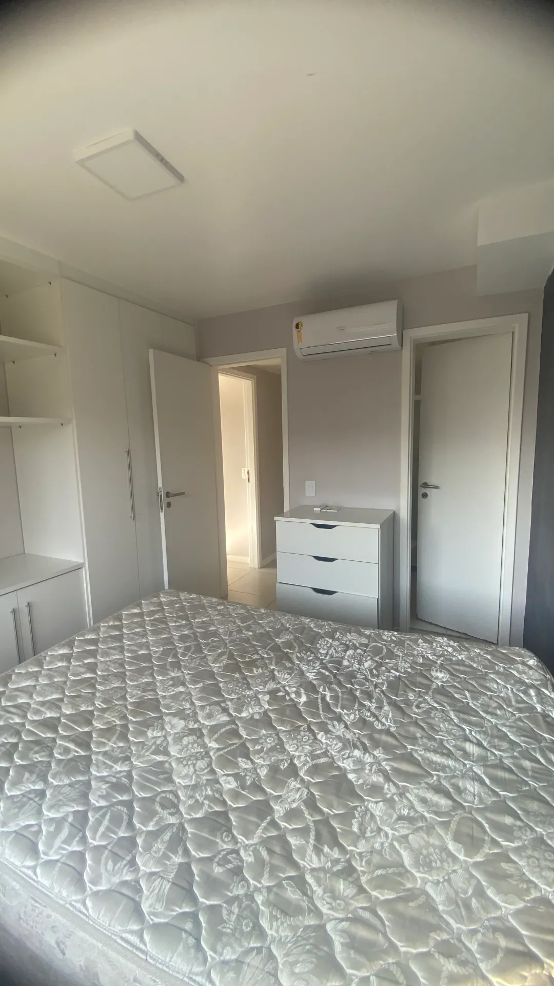 Mountain view in a 4-bedroom apartment, 142 m² — photo 18