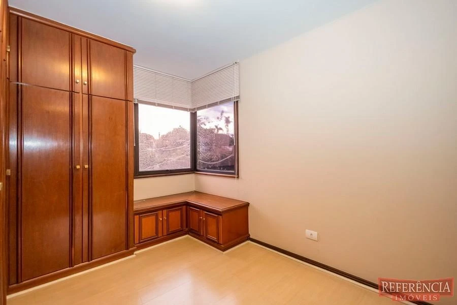 House, 550 m², with a walk-in closet — photo 7