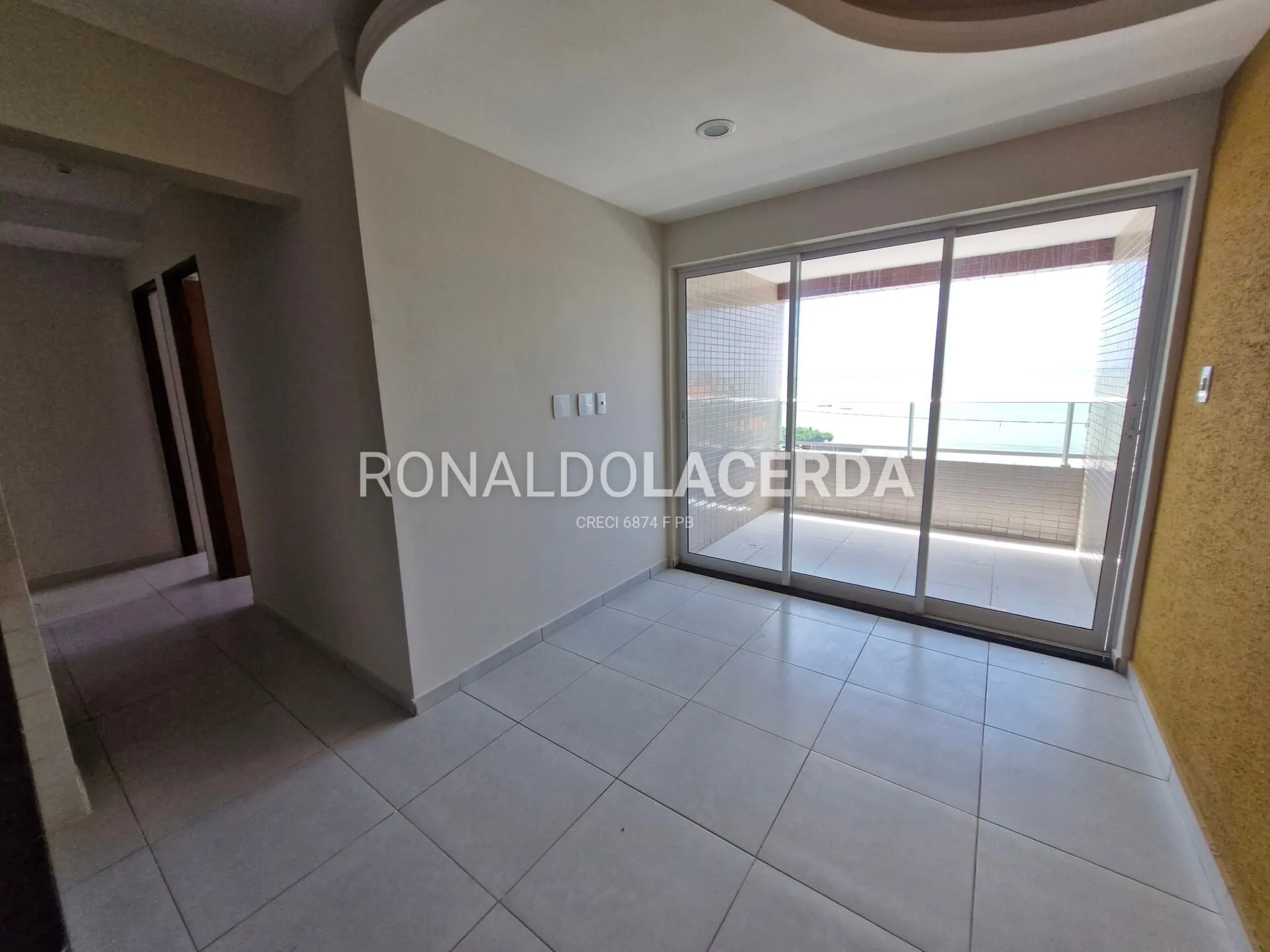 61 m² apartment with 2 bedrooms and a suite — photo 3