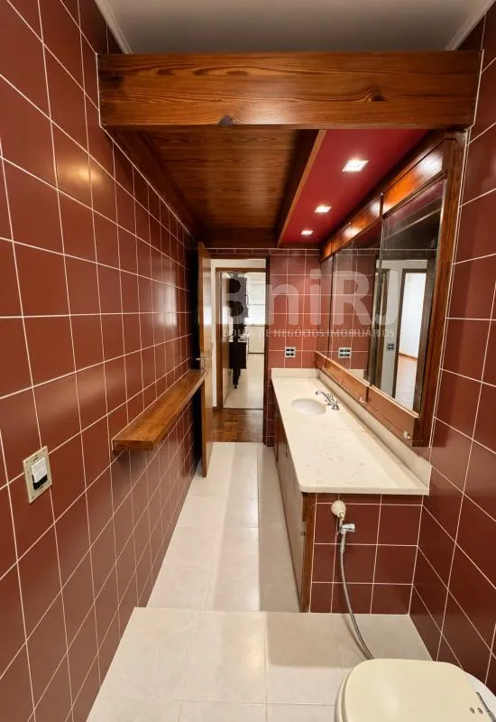 Home office in a 4-bedroom apartment, 280 m² — photo 15