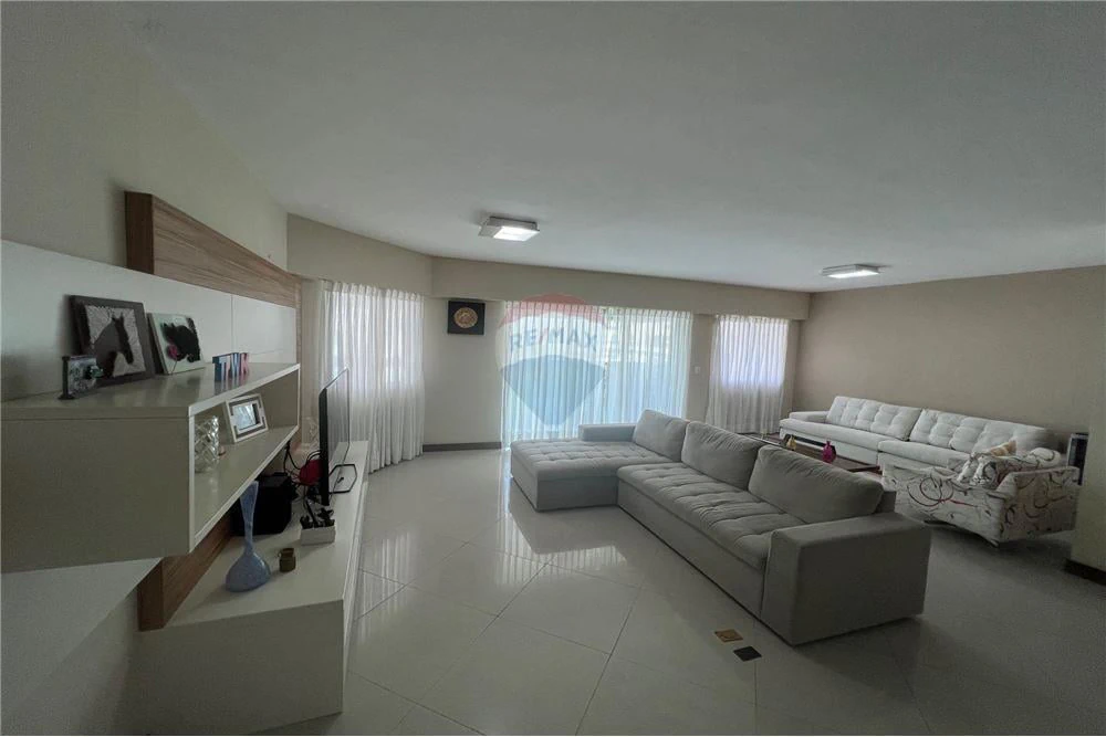 Apartamento 218 m² com 4 quartos e varanda com churrasqueira — photo 2