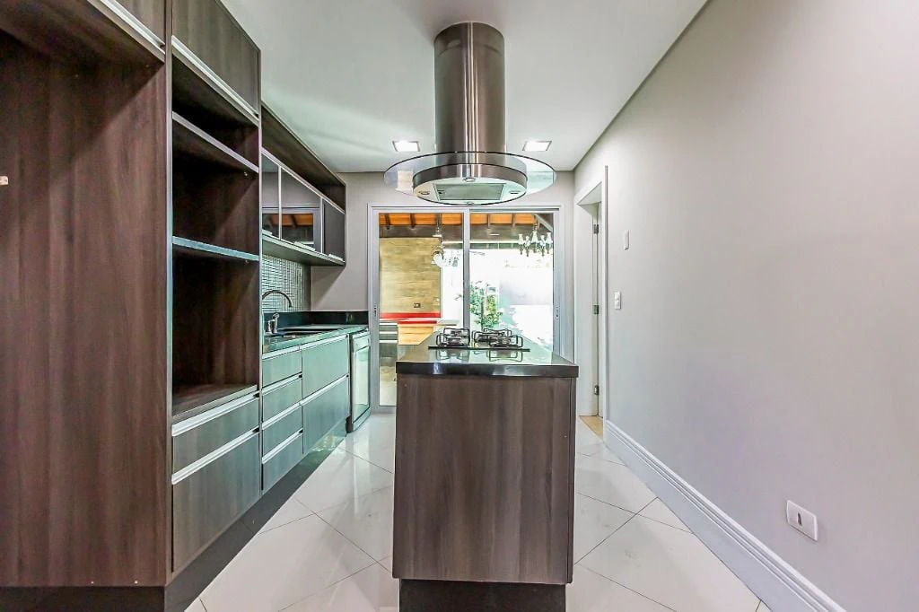 5-bedroom house with a private pool in Curitiba — photo 27