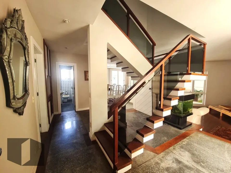 Unfurnished house with 5 bedrooms and 5 bathrooms — photo 18