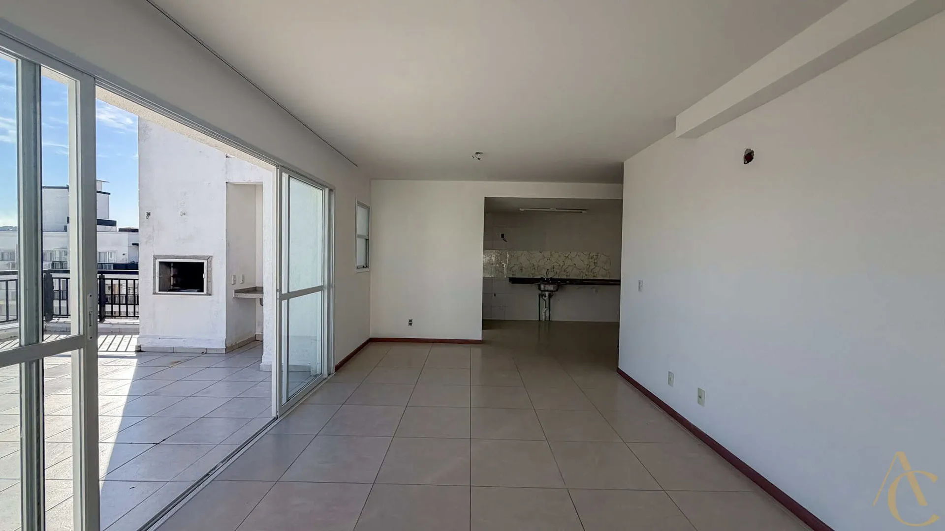 Furnished apartment with 3 en-suite bedrooms — photo 6