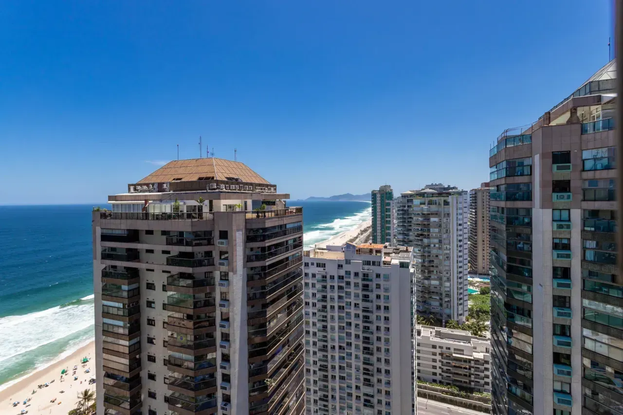 Furnished apartment with 2 bedrooms and water views — photo 40
