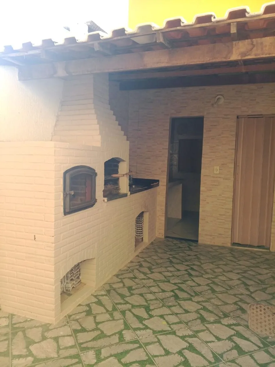Glass-enclosed balcony in a 3-bedroom house, 197 m² — photo 19