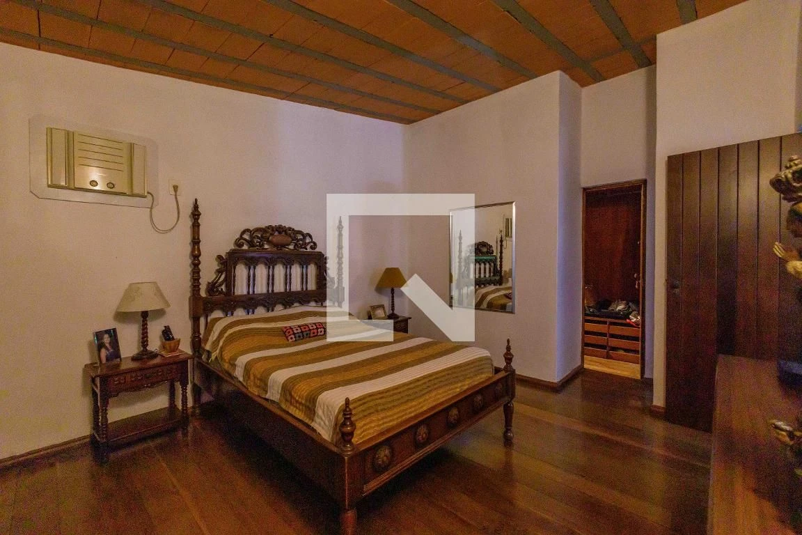 4-bedroom house with a walk-in closet in Rio de Janeiro — photo 15