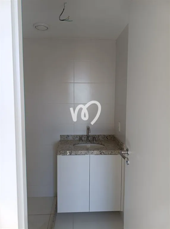 Unfurnished apartment with 1 bedroom and 2 bathrooms — photo 19
