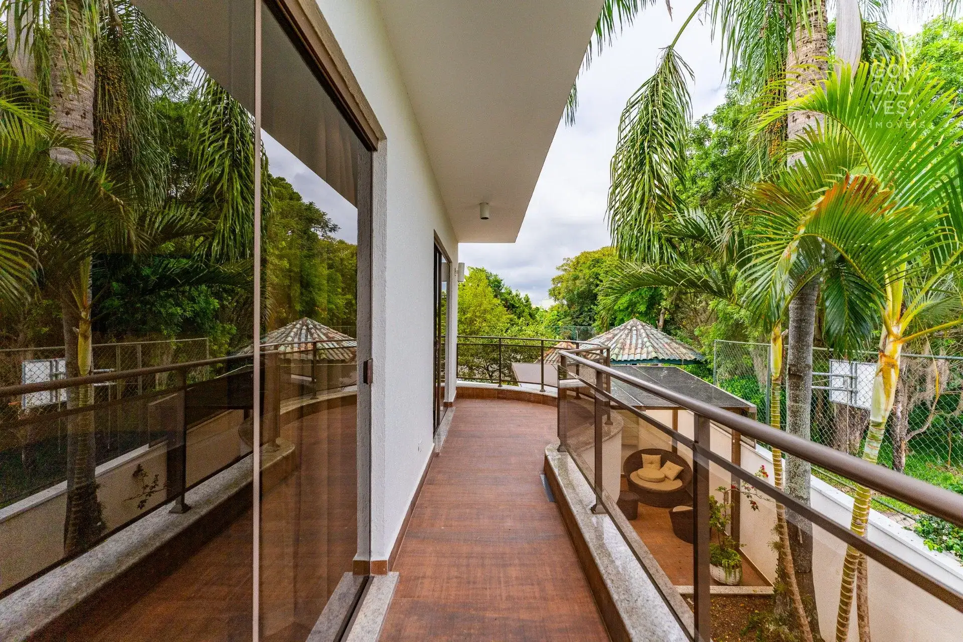 Unfurnished house with 4 bedrooms and 5 bathrooms — photo 47